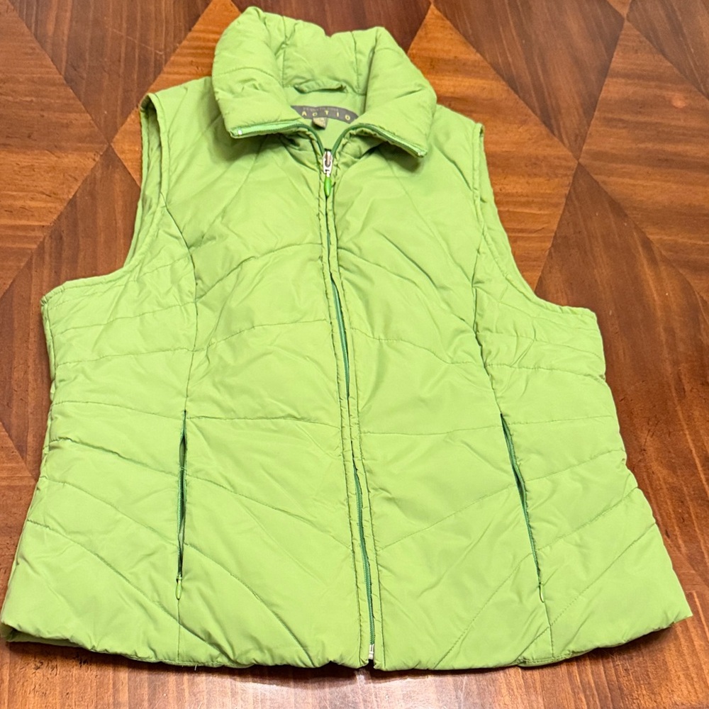 Kenneth Cole Reaction Light Green Quilted Vest women’s size Medium